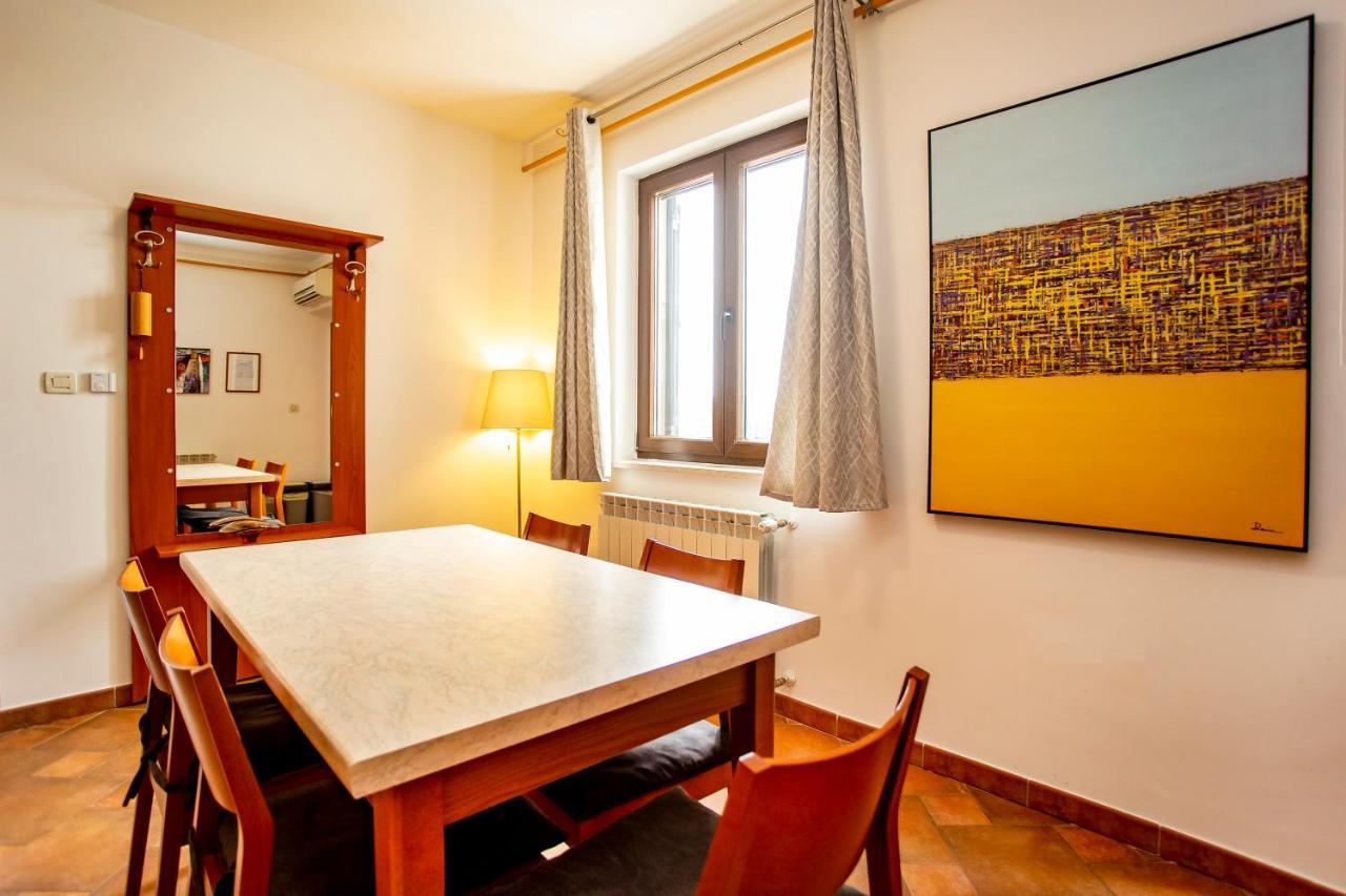 Apartments Maller Ровінь Екстер'єр фото
