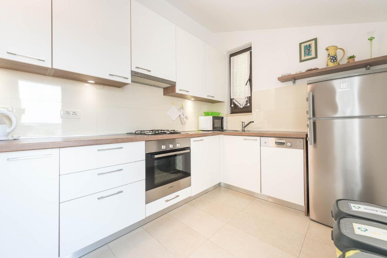 Apartments Maller Ровінь Екстер'єр фото