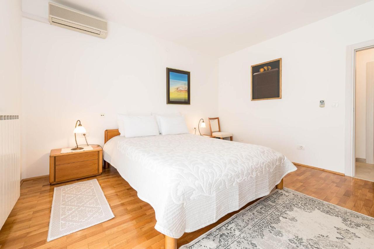 Apartments Maller Ровінь Екстер'єр фото